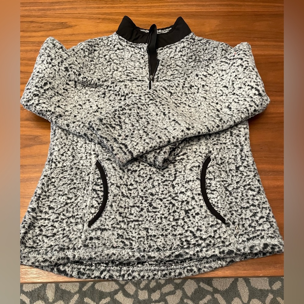 Girls Black Pull Fuzzy Sherpa Pull Over w/Pockets